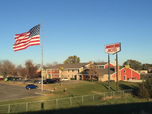 Monticello Hotel | AmericInn Motel - Monticello