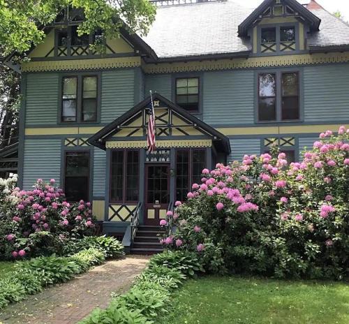 Amherst Center Bed & Breakfast | Amherst Inn