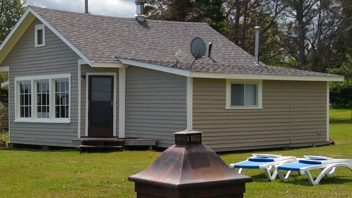 Lorneville Cottage | Amherst Shore Country Inn Cottage