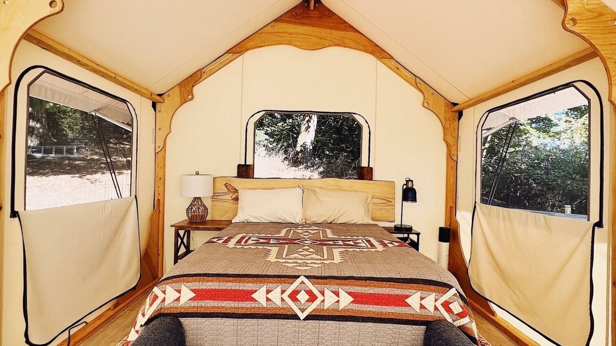 McMinnville RV Rental | Amico Farm cozy wine country all weather Vista Tent with stunning views