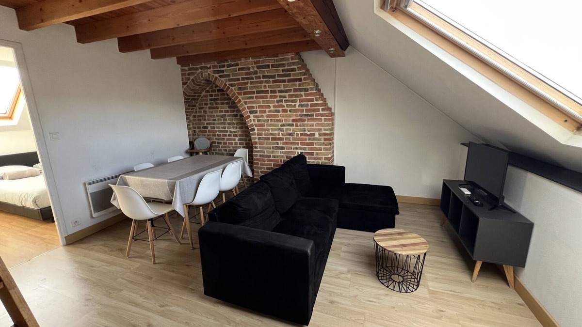 Henriville Apartment | Amiens, sous les toits 4-6P