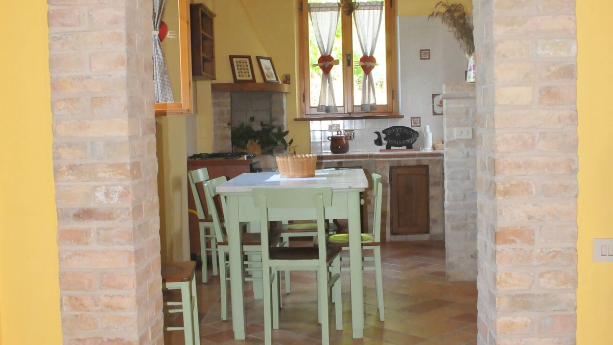Offida House | Among the hills of the wine, in one of the most beautiful villages in Italy and the sea