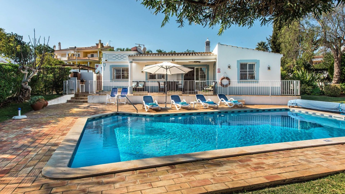 Guia Villa | Amora - 3 bedroom villa in Guia