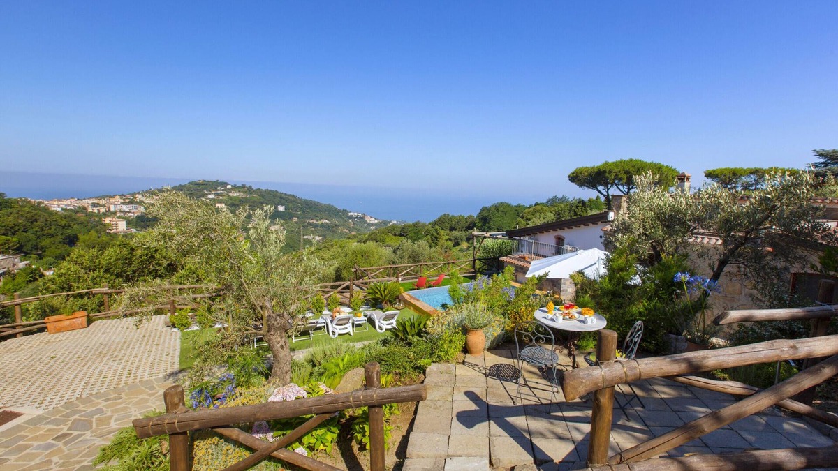 Sorrento Ski Chalet | AMORE RENTALS - Casa I Giardini di Sorrento with Swimming Pool, Sauna, Sea View