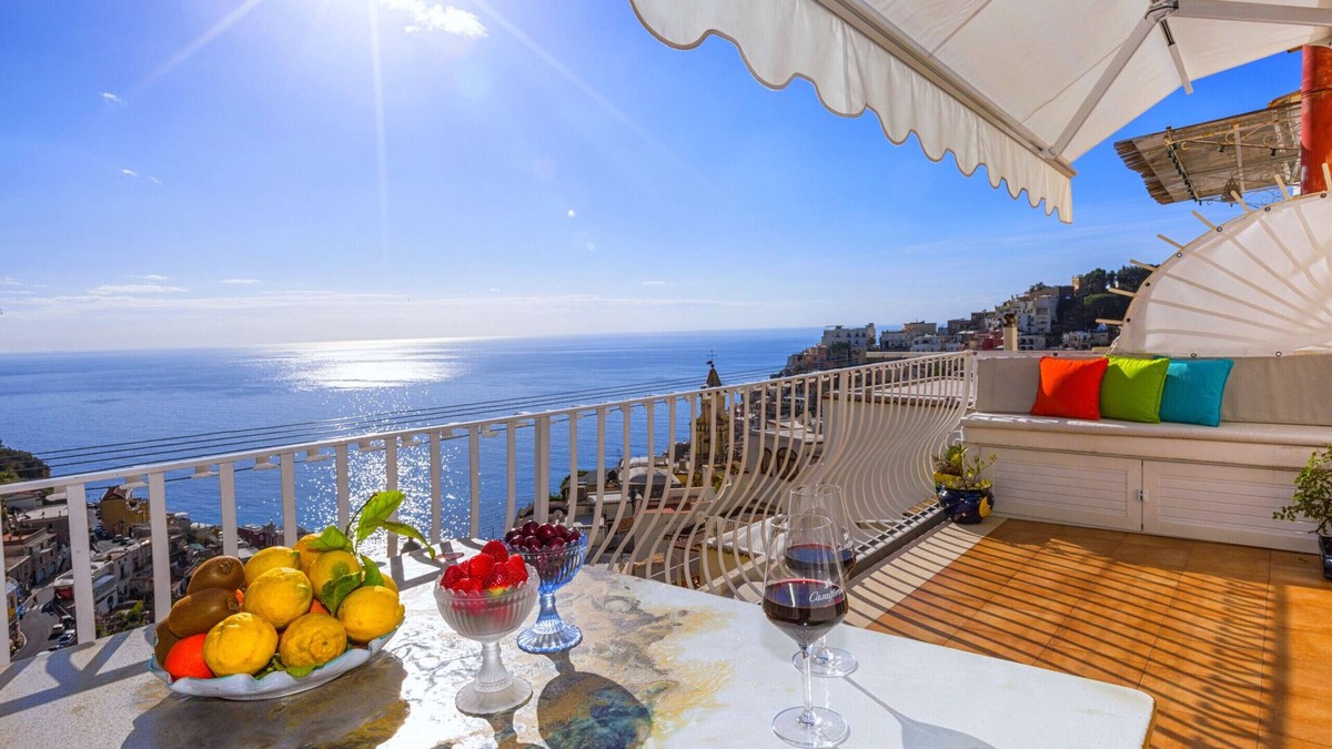 Liparlati Ski Chalet | AMORE RENTALS - Casa Paradisea with Sea View Terraces