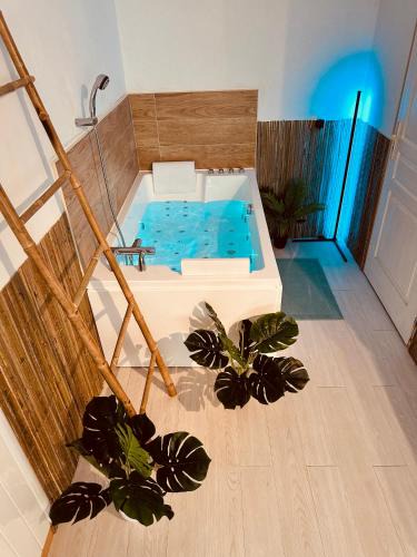 Rousson House | Amour l Romance l Chambre Secrète l Balnéo Massage