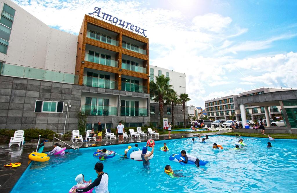 Downtown Resort | Amoureux Resort