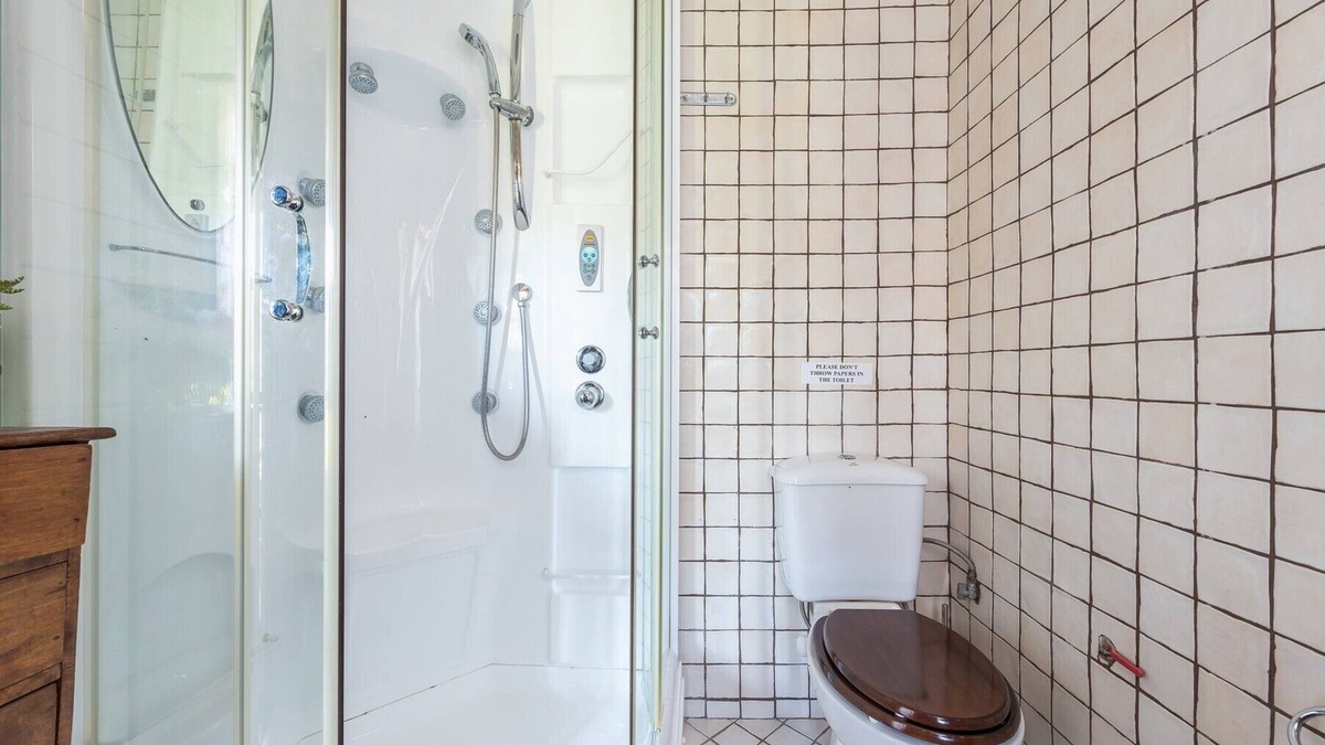 Egira House | Ampelos Estate –10+ people estate on private ranch