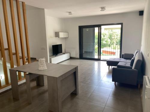 Cercs House | Ample house with views in front of Baells reservoir