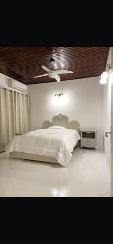 Fernando De La Mora Apartment | Amplia casa, patio y quincho a minutos de la capital