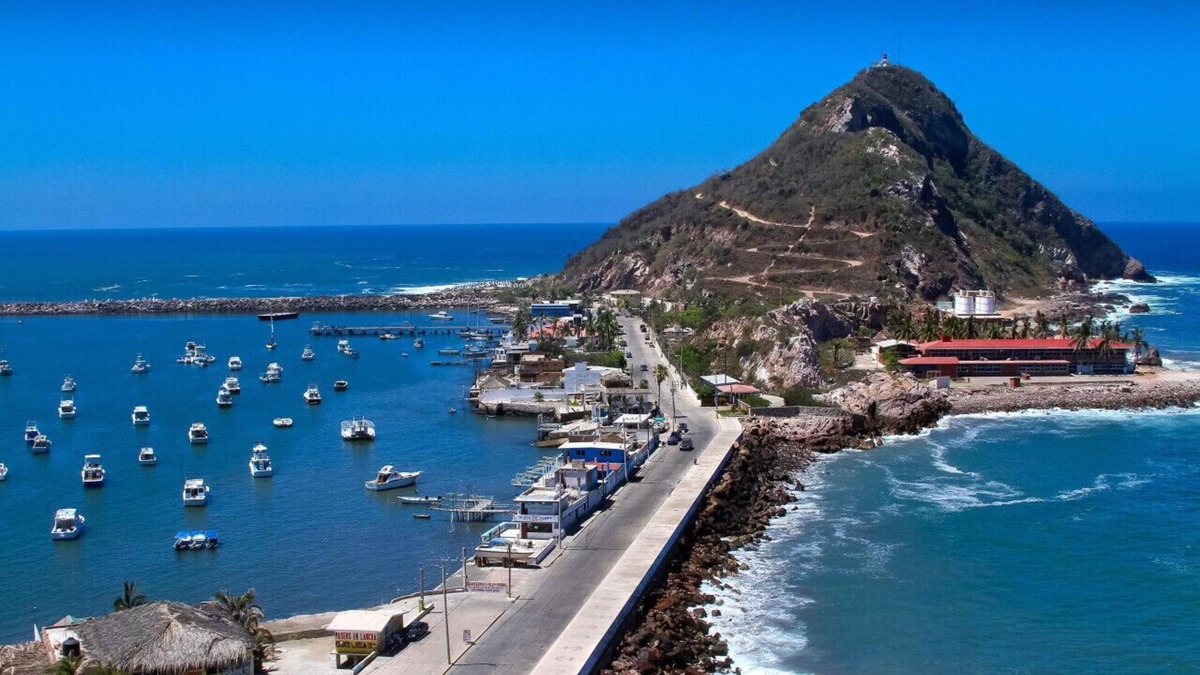 Lomas de Mazatlan Condo | Amplio 1 departamento super céntrico!