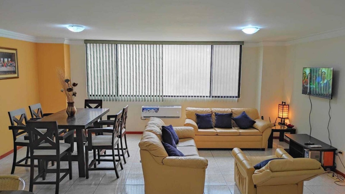 Manta Apartment | Amplio departamento con vista al mar
