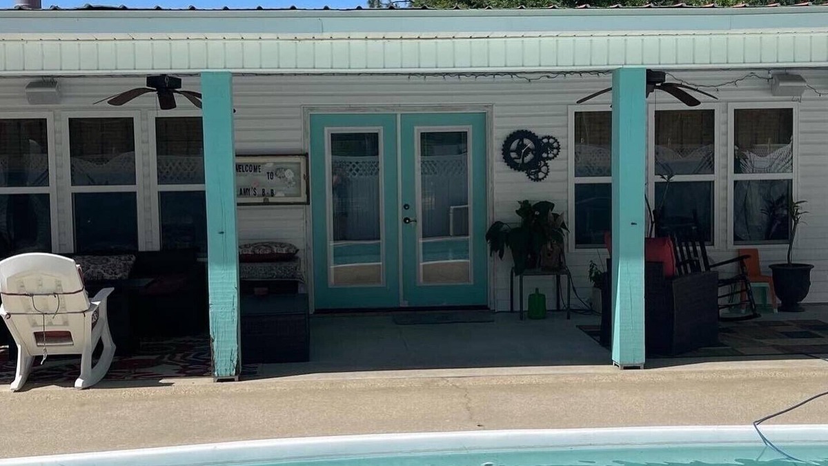 Abbeville Bed & Breakfast | Amy’s Poolside Retreat