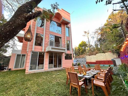 Arsiwalla Villa Villa | Amy Villa Lonavala - 3bhk- 5 mins from lonavala station with private swimming pool