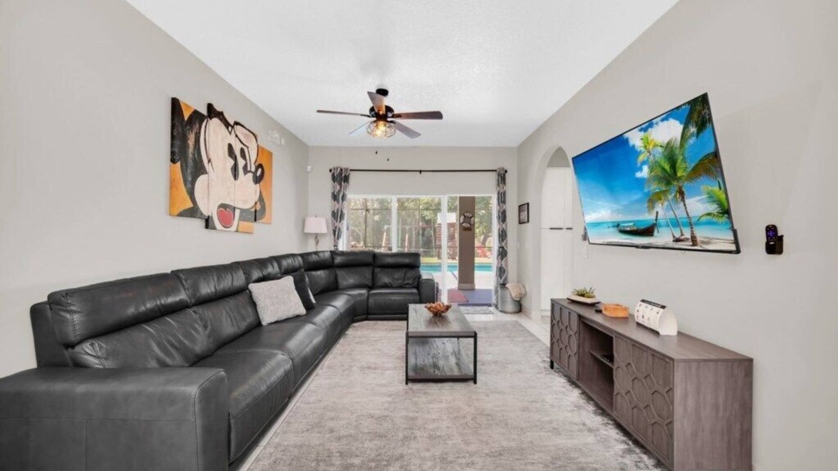Crescent Lakes Villa | Amzing 4 Bedroom Pool Home Close to Disney