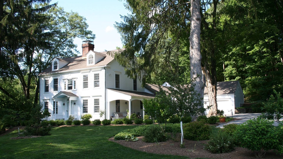 Sharon House | An acclaimed photographers country estate, arts community, near private schools!
