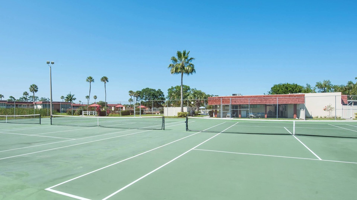 Florida Ridge Condo | An Active 55+ Community! Pool, Golf Sports Bar & Restaurant and more.