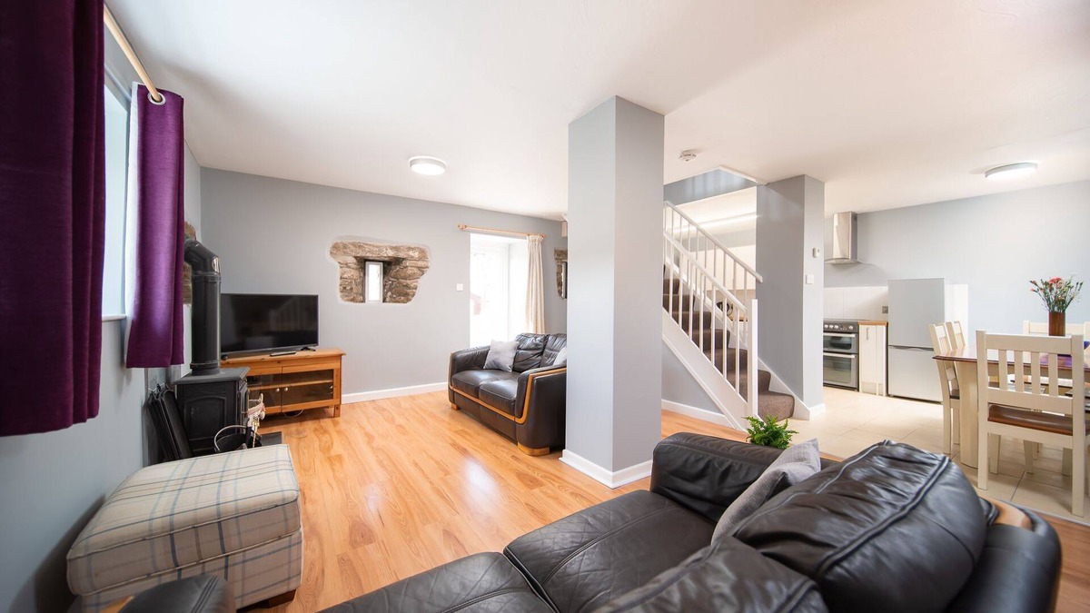 West Down Cottage | An apartment that sleeps 6 guests in 3 bedrooms