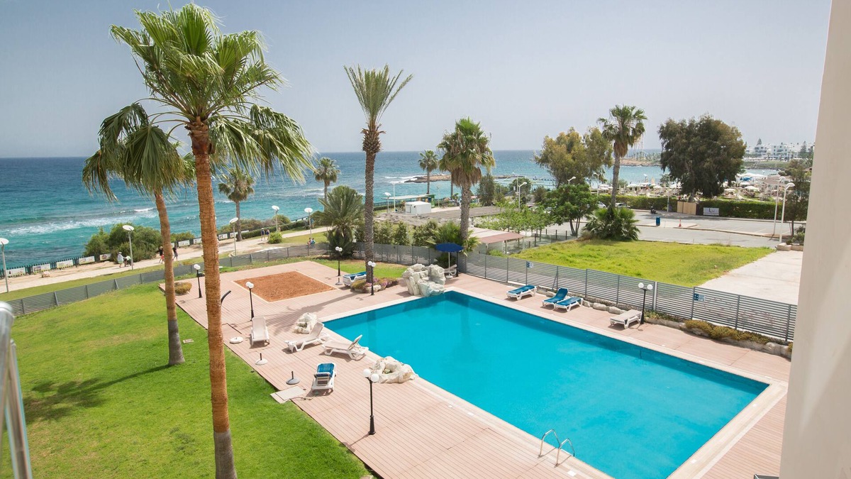 Protaras Cottage | An apartment that sleeps 6 guests in 3 bedrooms