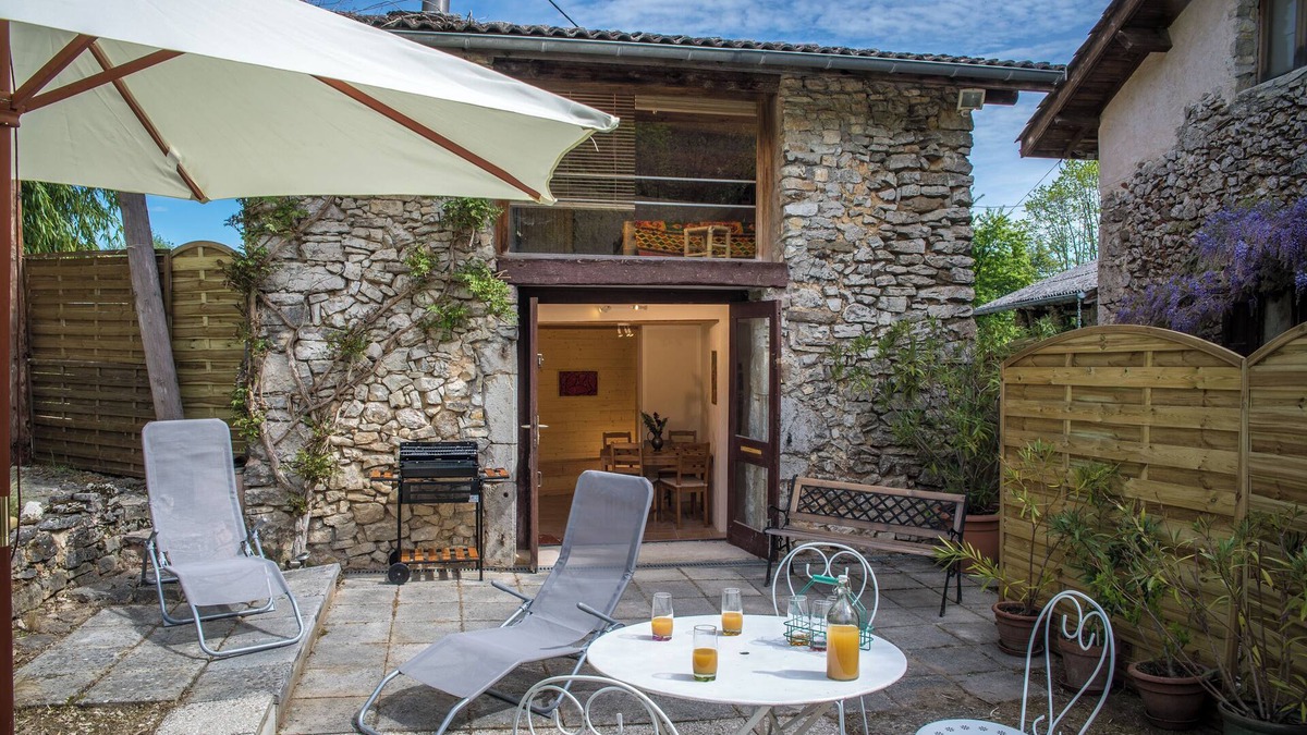 Rochechinard House | An artist's studio awaits you in the Vercors Regional Nature Park.