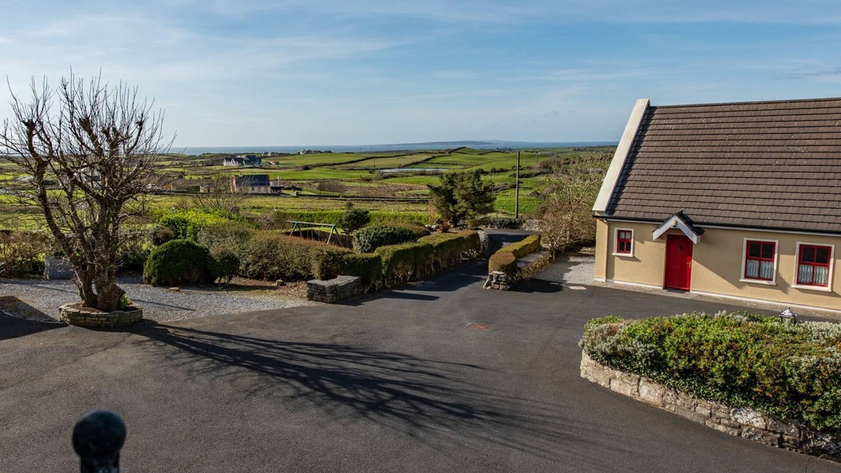 Doolin Cottage | An atlantic view cottages that sleeps 6 guests in 3 bedrooms