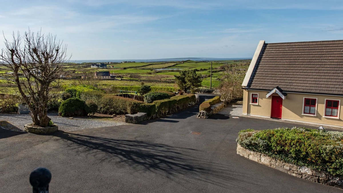 Doolin Cottage | An atlantic view cottages that sleeps 6 guests in 3 bedrooms