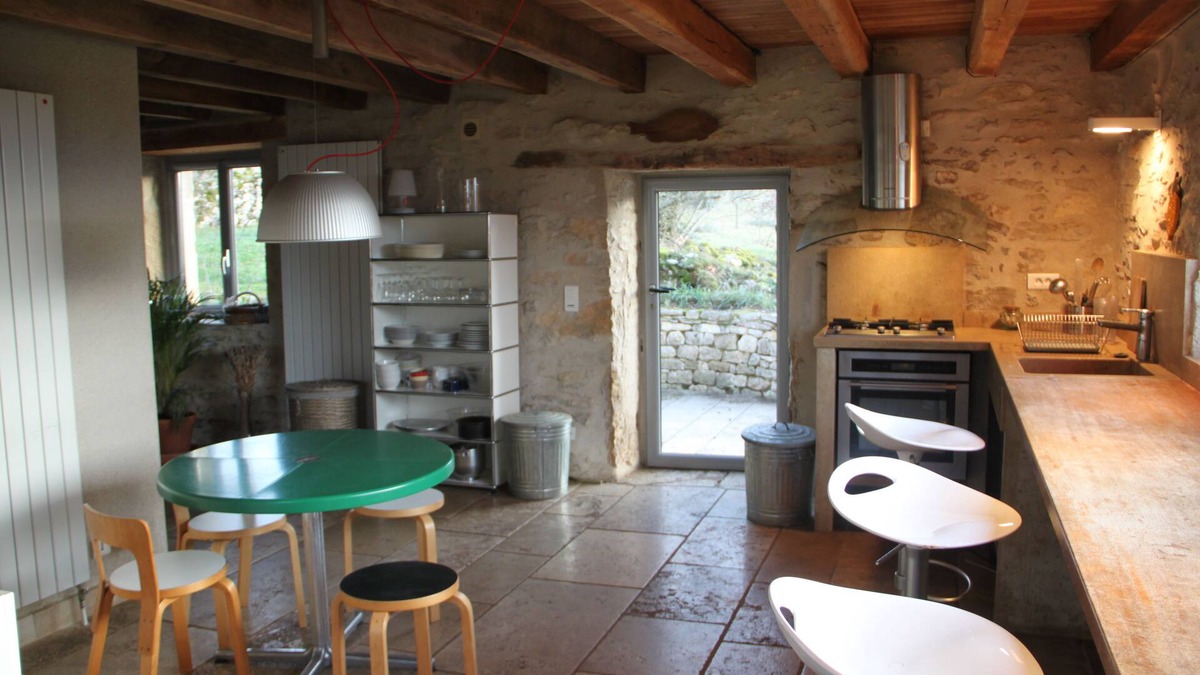 Caniac-du-Causse Cottage | An authentic white stone barn renovated for 4, with fireplace