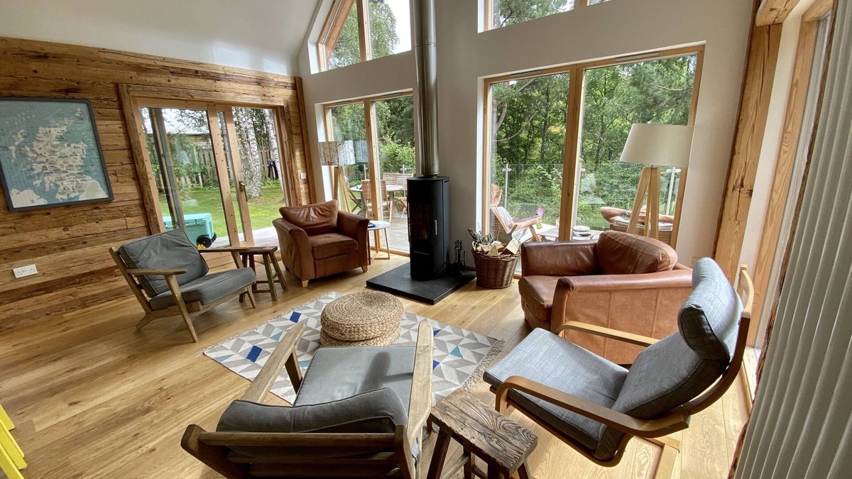 Nethy Bridge House | An Cala, (the Haven) Cairngorm National Park, Nethy Bridge, hot tub