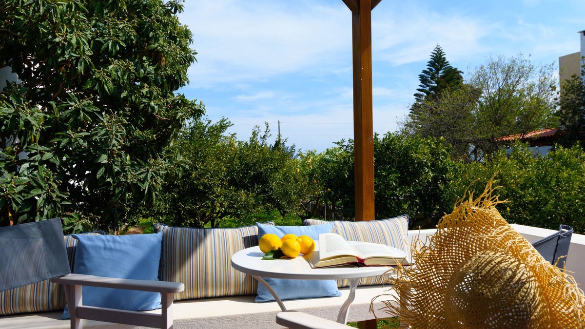 Ammoudara Apartment | An Eden for two+ (a small apartment in a lemon tree garden next to the sea)