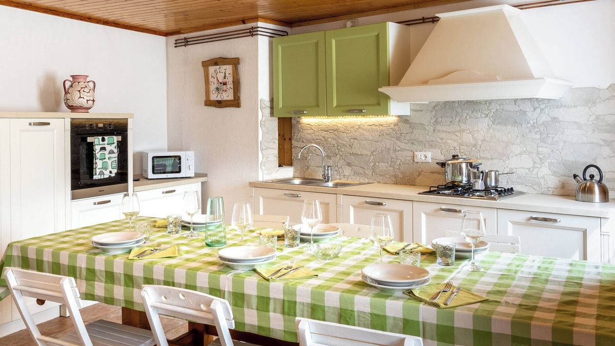 Lateis Apartment | An elegant and cozy retreat for your lake getaway