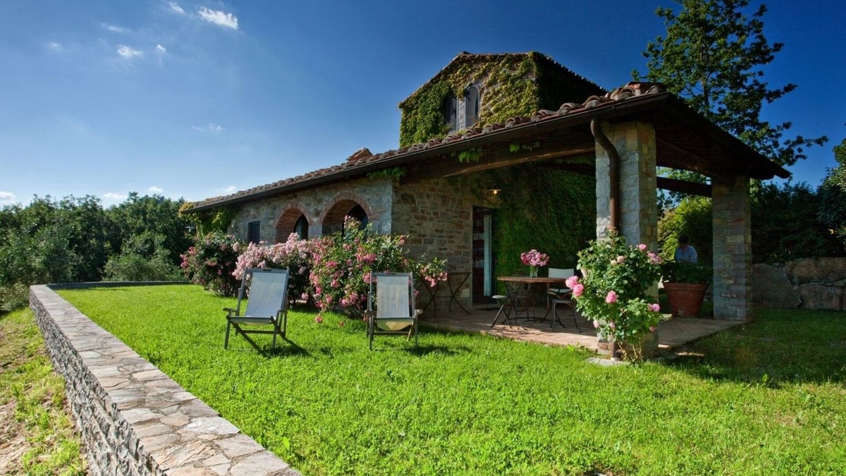 Montegrossi Villa | An enchanting small villa, perfect for two, with an unparalleled view.
