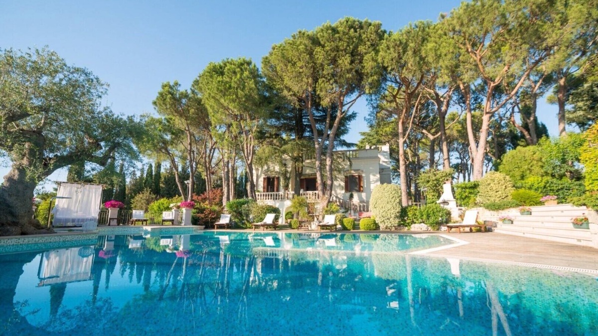 Selva di Fasano Villa | An exclusive historic villa with private pool
