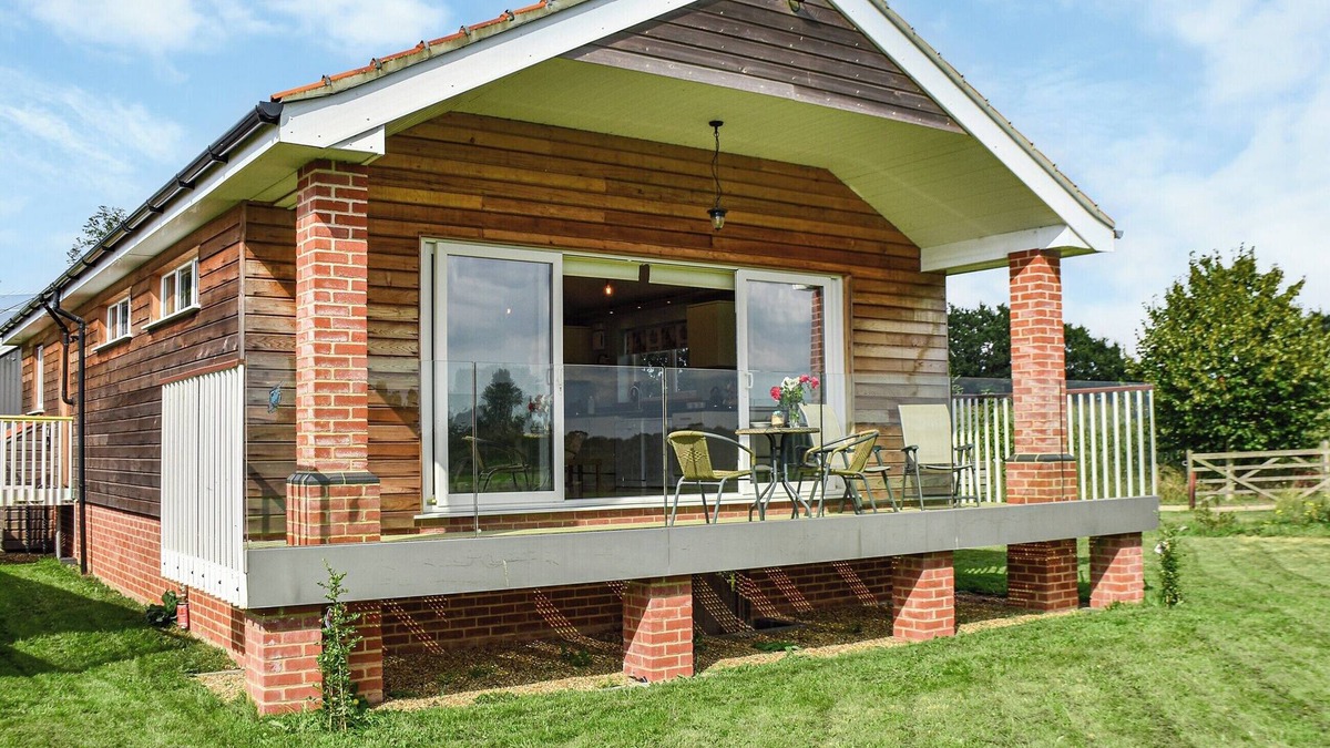 Attleborough Cottage | An ideal destination for relaxation, comfort, and immersion in nature’s beauty.