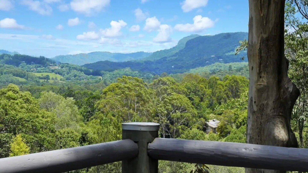 Currumbin Valley House | An idyllic retreat for lovers of fresh country air and spectacular views!