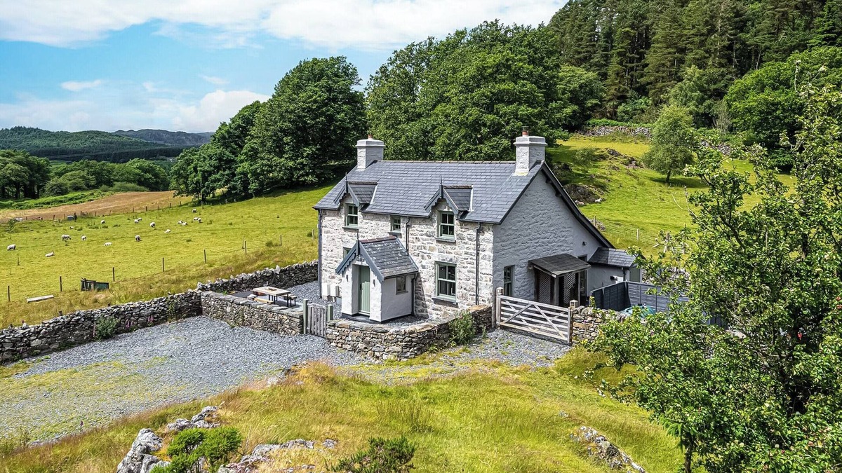 Snowdonia National Park Cottage | An impressive, detached stone-built cottage set within Gwydir Forest.