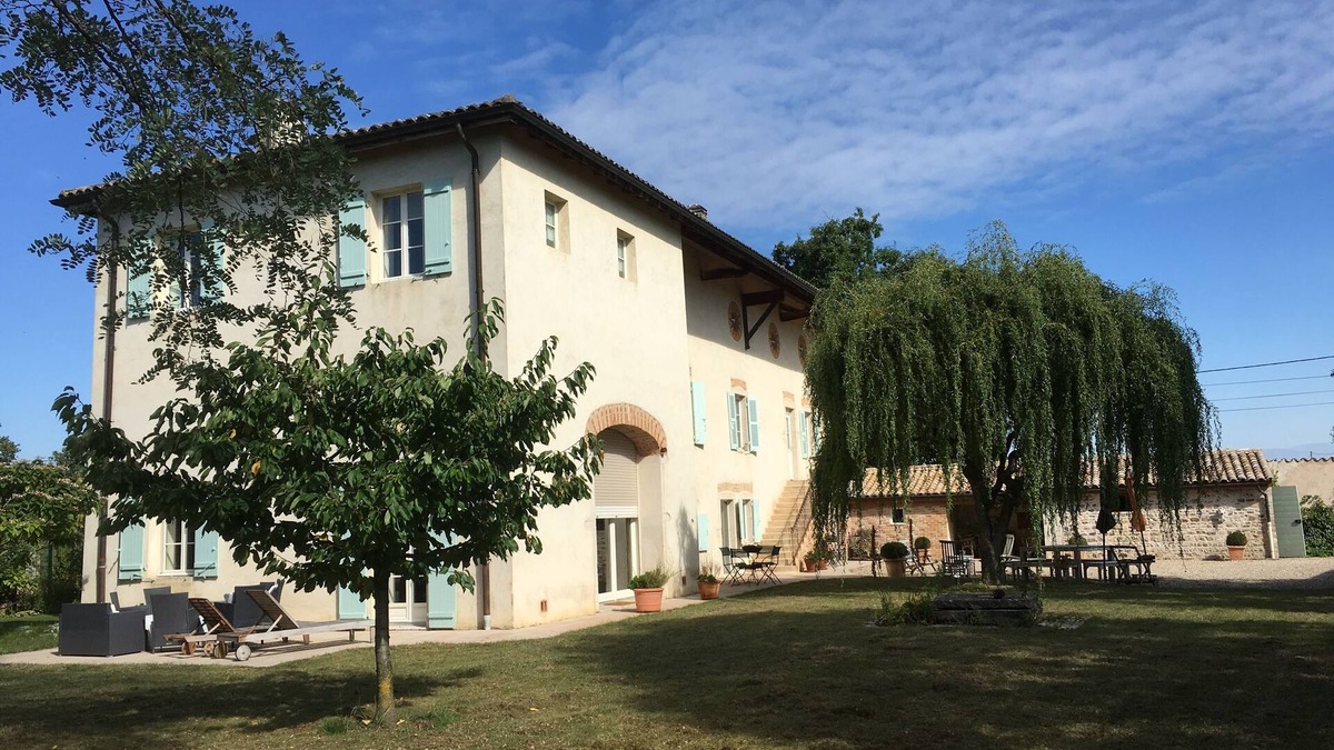 Corcelles-en-Beaujolais Apartment | An independent apartment in a traditional house at the foot of