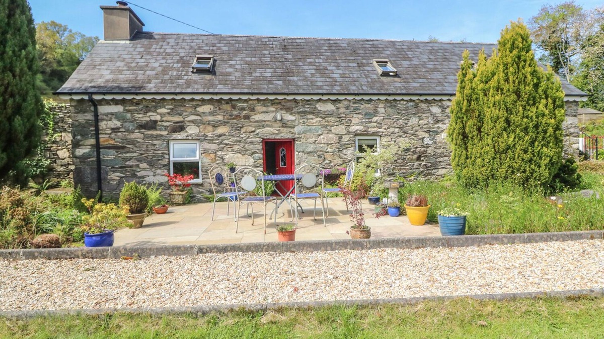 Ballingeary Cottage | AN LOCHTA FADA, pet friendly in Ballingeary, County Cork