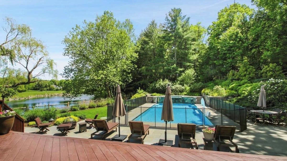 Westport House | An oasis in a magnificent & scenic setting in Westport CT