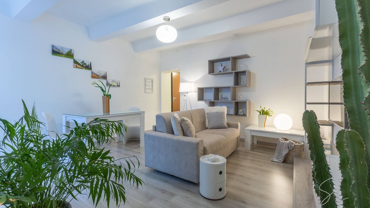 Ferrara Historic Centre Apartment | An oasis of peace city center, garden, free private parking & bikes