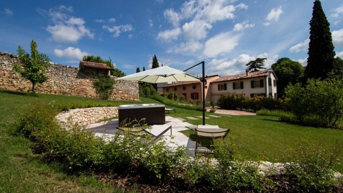 Grezzana House | an oasis of relaxation in the quiet of Valpantena