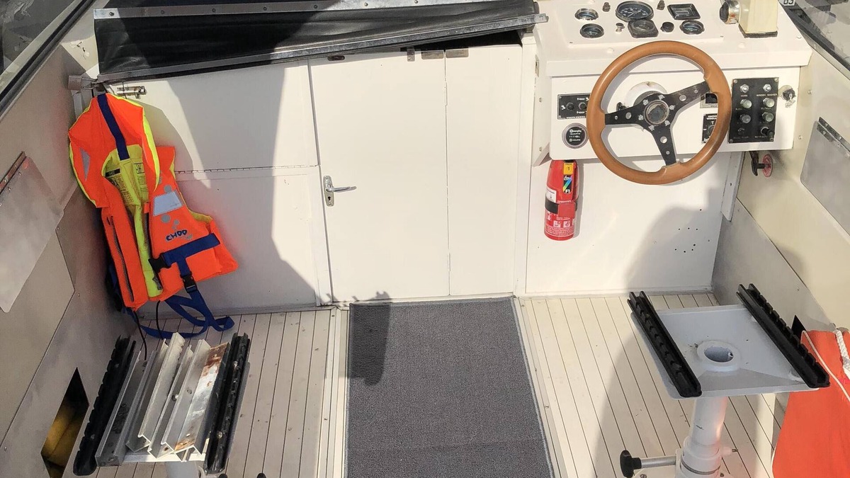 Hyeres Boat Rental | An overnight trip to the Golden Isles on a budget