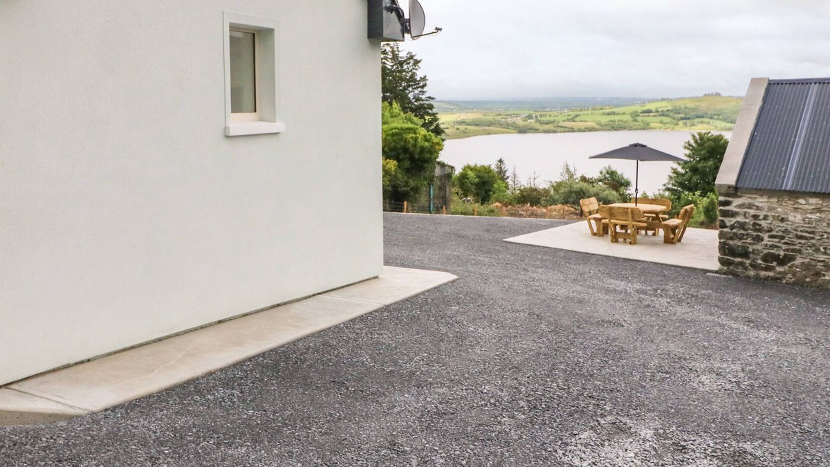 Killarney Cottage | AN SEAN TEACH, family friendly in Killarney, County Kerry