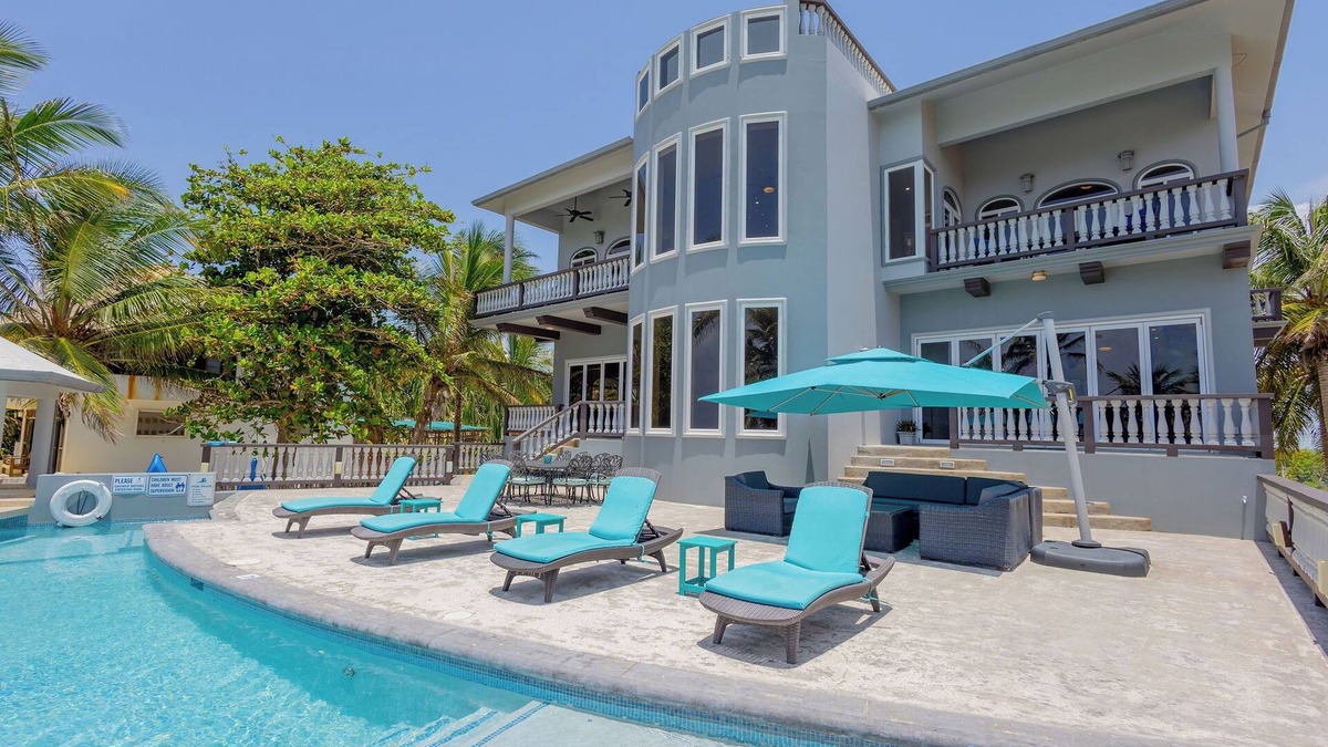 San Pedro Villa | An unBELIZEable home.Barefoot beachfront luxury!