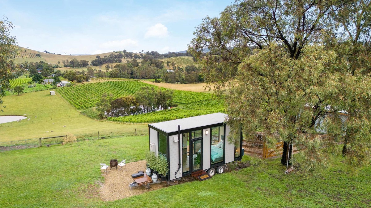Dixons Creek House | An Unforgettable View by Tiny Away