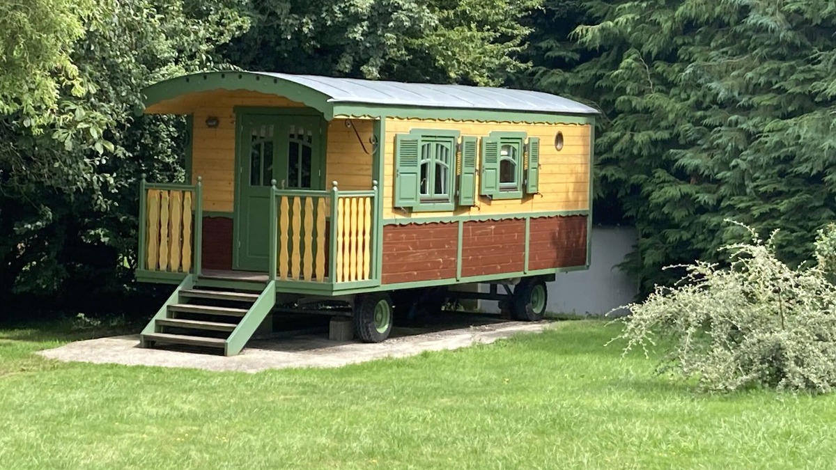 Saint-Donan House | An unusual stay in a caravan between Saint Malo and the pink granite coast,