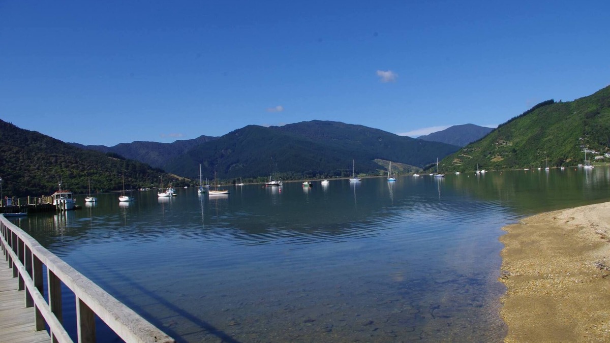 Anakiwa House | Anakiwa 401 Guest Wing beachfront home sleeps 4, Marlborough Sounds