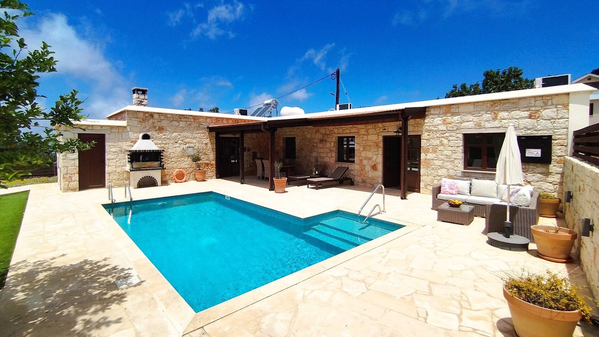 Kathikas Villa | Anastasia's House - a single storey stone villa that sleeps 6 guests in 3 bedrooms