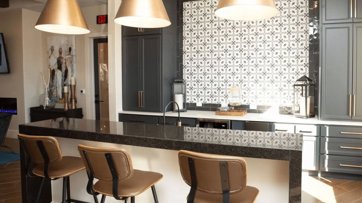 Southside Apartment | Anastasia: Stylish Lux Condo: Pool, Balcony, near Riverwalk, AFB