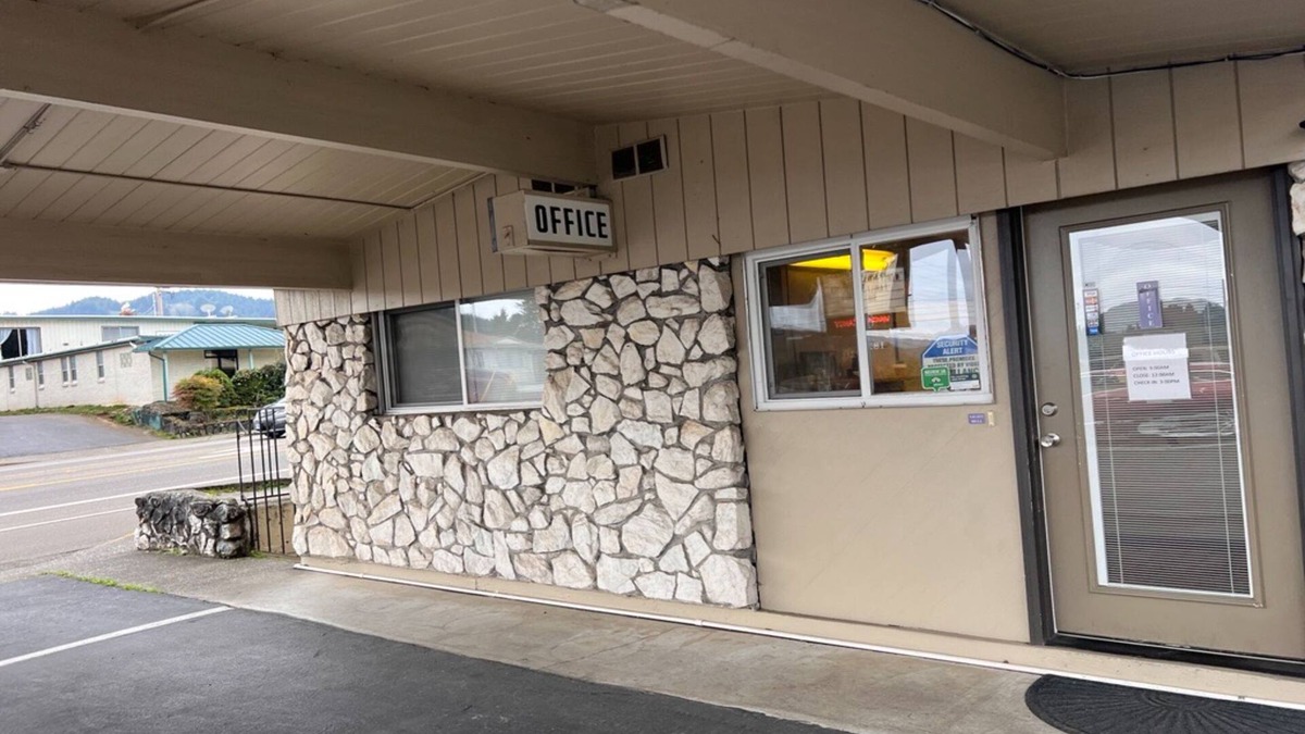 Reedsport Hotel | Anchor Bay Inn
