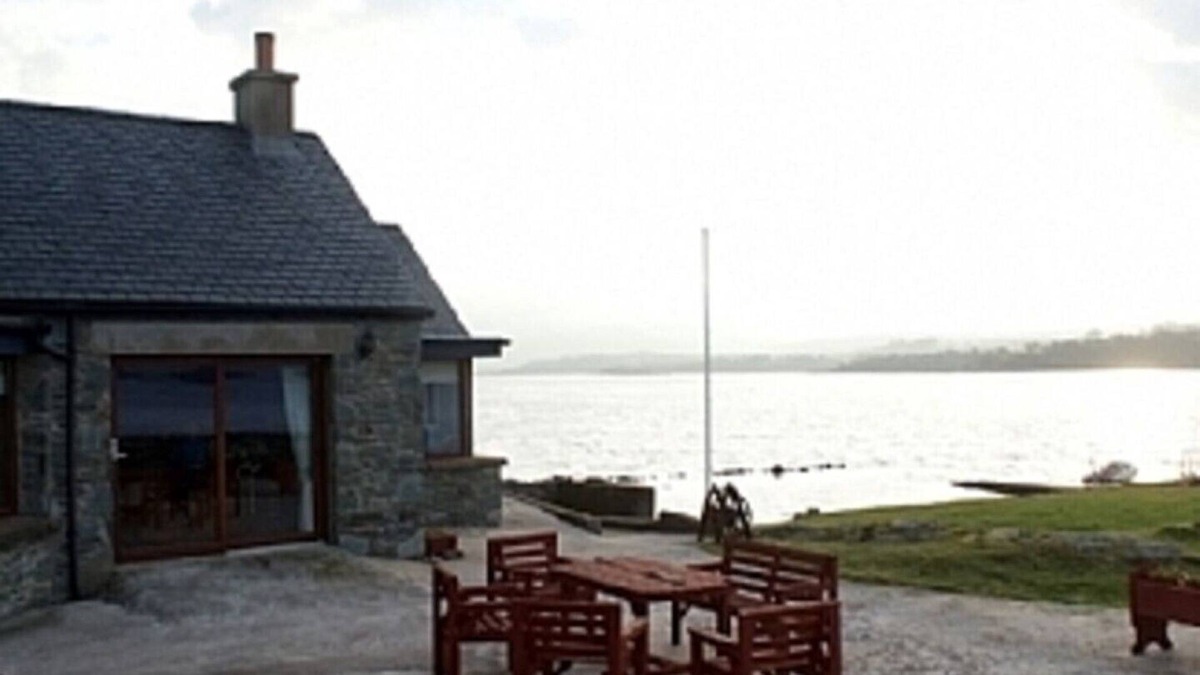 Tarbert Cottage | Anchor Cottage 2Bedroom, Sleeps 4-6, nr Tarbert, Kintyre, Strathclyde, Scotland